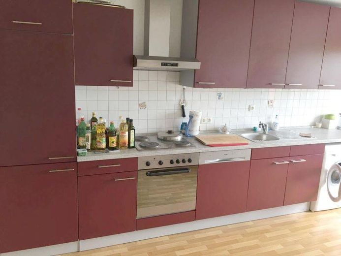 Sehr schöne, helle  2 Zi - Whg mit Einbauküche, Süd-Balkon und Autostellplatz in Augsburg - Pfersee – Foto 3