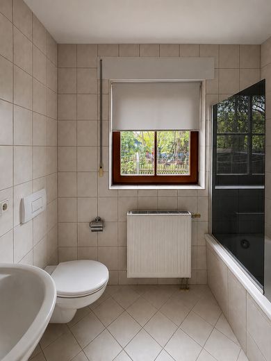Teraslı ve ankastre mutfaklı aydınlık 2 odalı daire – Badezimmer