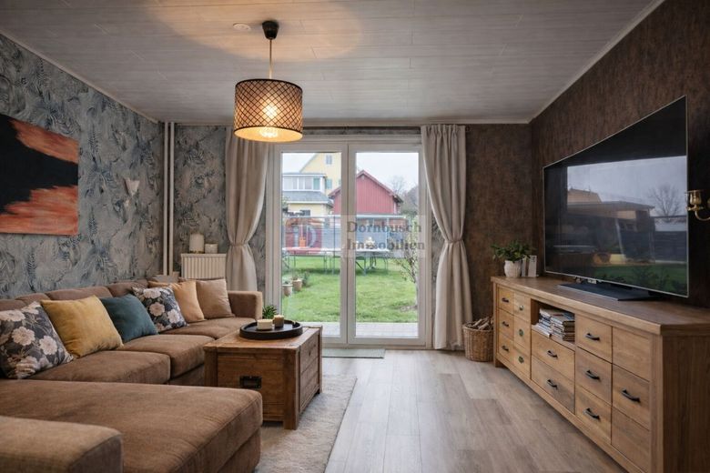 Top!! Gepflegtes Einfamilienhaus mit großem Garten, Kamin &amp; Nebengebäude – Wohnbereich - Staging
