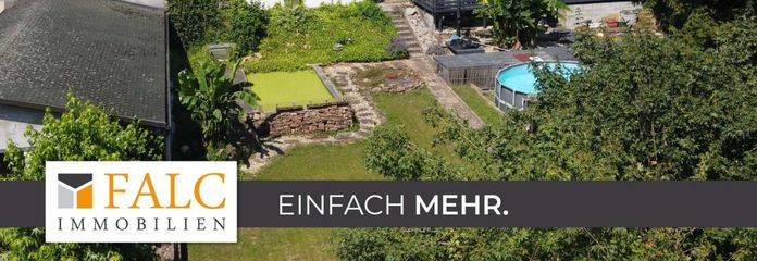 Charmante Doppelhaushälfte mit großem Garten – Außenansicht