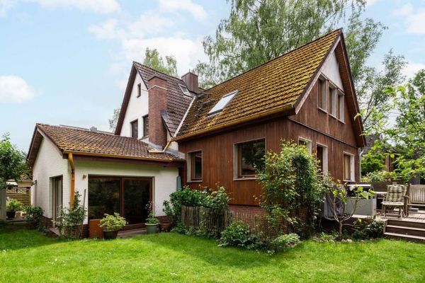 Zwei Häuser, ein Zuhause – besonderes Wohnen in ruhiger Umgebung