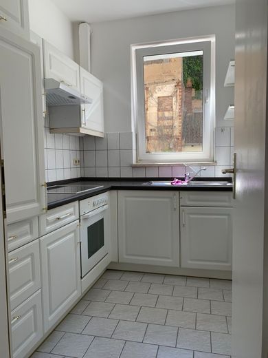modernisierte helle Mietwohnung - 3,0 Zi. Küche inkl. EBK/Bad (TLB) - 52m² – 240422_ETW_EG_LS4_rechts_SLN_Bilder_014_Kueche