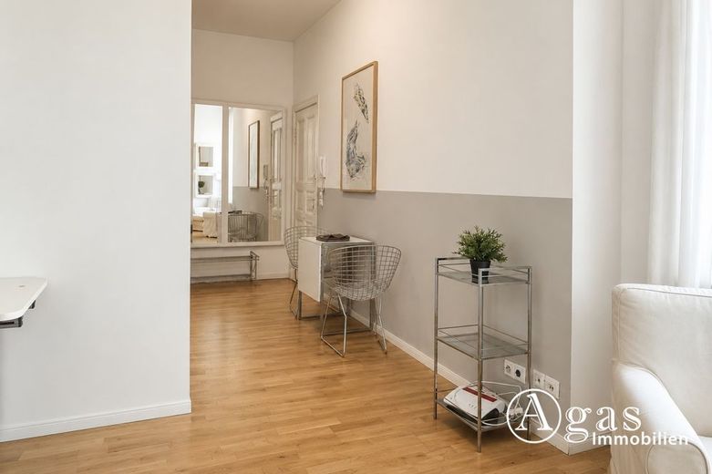 Charmante 2-Zimmer-Wohnung mit Balkon im Herzen von Berlin-Charlottenburg – Essbereich