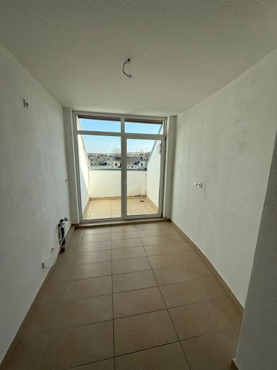 Kompakte DG 3-Zimmer mit Aufzug, Laminat, Dachbalkon und Eckwanne in guter Lage! – PHOTO-2026-03-09-11-47-41_13
