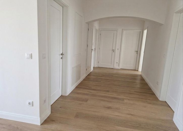 NEU - Saniertes Einfamilienhaus mit sehr viel Platz, Südgarten – Flur EG