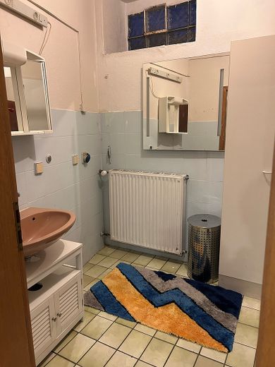 VIVIENDA DE 3 HABITACIONES CON COCINA, BAÑO Y PASILLO CERCA DEL AEROPUERTO DE HAHN – Foto 5