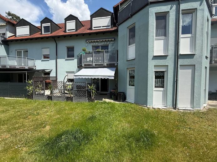 Helle 3-Zimmer Wohnung mit großer Terrasse – Foto 1