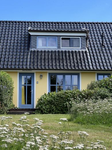 Ferieninvestment + Lebensperspektive + Land auf Rügen – Haus Steuerbord