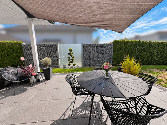Winkelbungalow mit Sonnenterrasse und großzügigem Wohnambiente – Terrasse 4