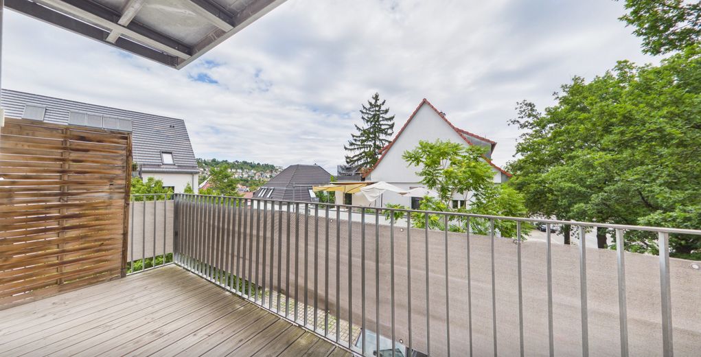Fantástico apartamento de 3,5 habitaciones con balcón en Stuttgart-West, en una ubicación a media altura – Balkon