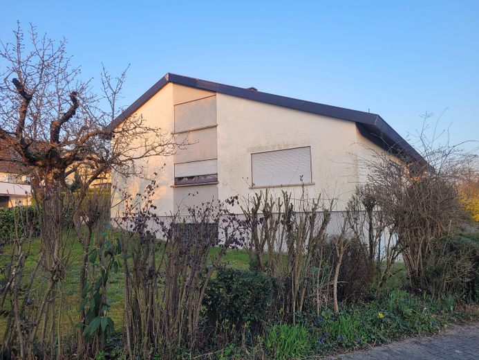 Großzügiges Einfamilienhaus in bevorzugter Wohnlage  von Bretten-Wanne – Außen Westansicht