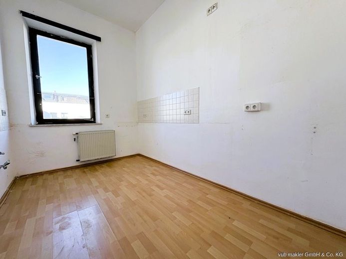 REDUZIERT!! Mehrfamilienhaus mit 4 Einheiten - solide vermietet mit Entwicklungspotenzial in Selb – VUB0002405-12