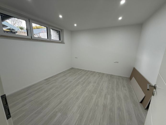 Rutesheim-Heuweg: 2-Zi-Souterrainwohnung (ca. 70 m² ), renoviert – WJ-00157_bild_002.jpeg
