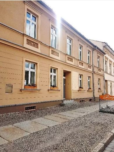 Rooms directly at Neuruppin train station – Karl-Marx-Str. 98/99