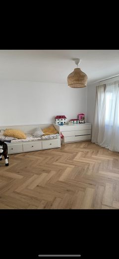 منزل منفصل لأسرة واحدة للإيجار في كارلسروه – Kinderzimmer