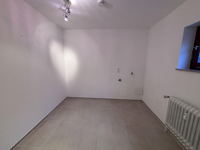 Appartement indépendant modernisé dans un quartier calme avec terrasse et garage – Großer Abstellraum