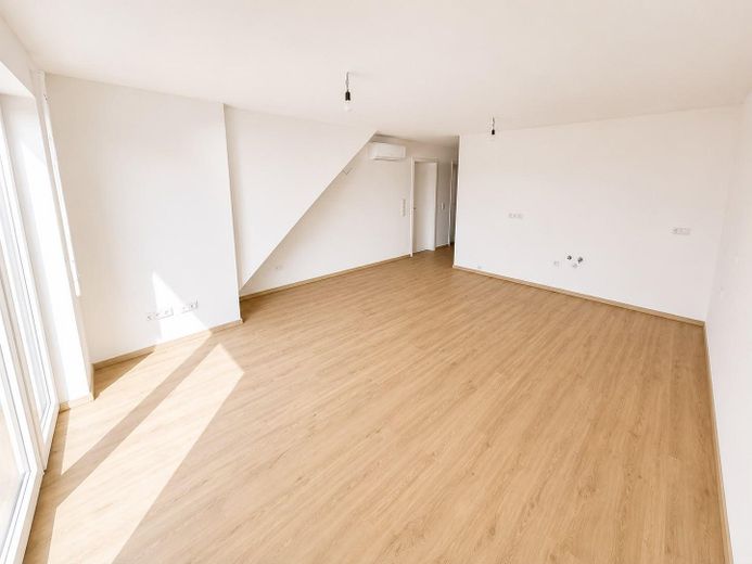 Neubau Dachgeschosswohnung, Gehobener Standard, Fußbodenheizung, Erstbezug, super Lage – Foto 13