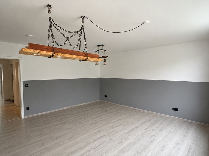 geräumige 3 Zimmer Wohnung mit Balkon und TG – Wohnzimmer Innen