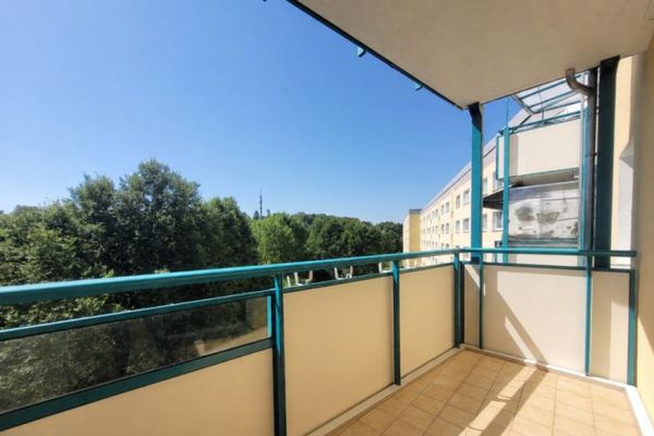 Mudarse y sentirse a gusto: luminoso apartamento de 3 habitaciones en una zona popular con vistas a Plauen