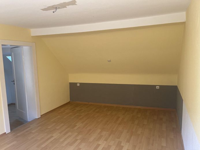 Einfamilienhaus mit 86 m² Wohnfläche in Rodgau + Bauplatz – Shlafzimmer 2, 1 OG Rechts