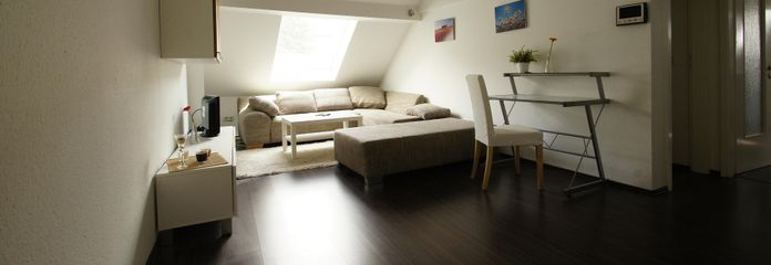 Lichtdurchflutete 3 Zimmer Dachgeschosswohnung