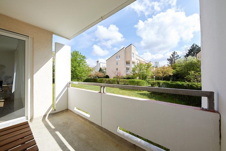 Vollvermietete 4-Zimmer-WG-Wohnung in Obermenzing, saniert und möbliert – Balkon