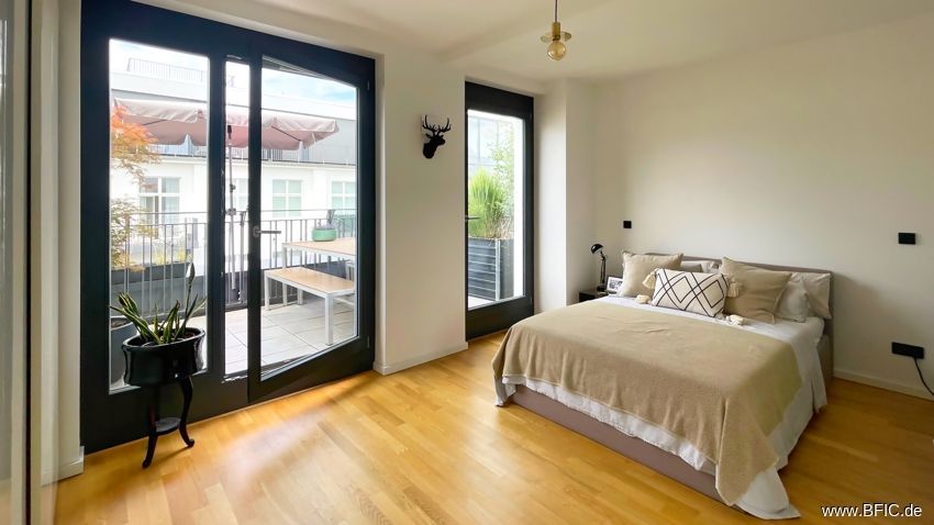 Hochwertige Dachterrassen-Wohnung, Blick auf den Fernsehturm – bedroom 1