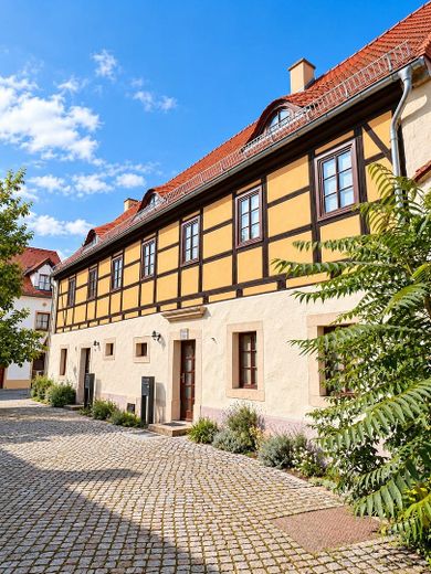 Idylisches Fachwerkhaus im Grünen mit eigenem Gartenanteil – Hausansicht
