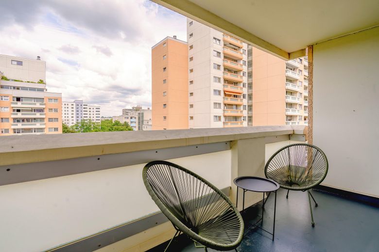 schöner großer Balkon