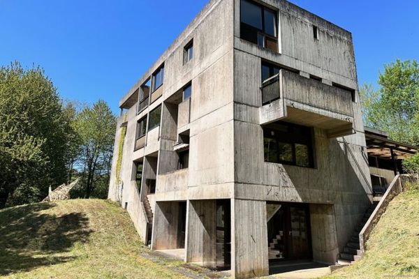 Prämiertes Architektenhaus in einzigartiger Umgebung