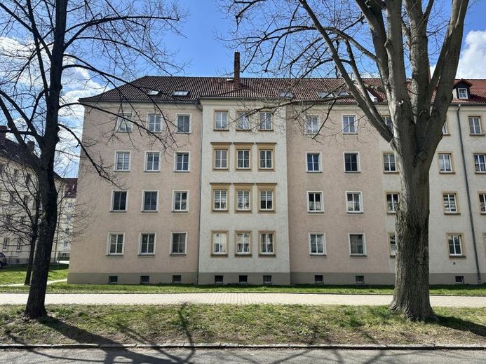 Wynajęte 3-pokojowe mieszkanie z balkonem i łazienką z oknem w Zwickau! – Zdjęcie 1