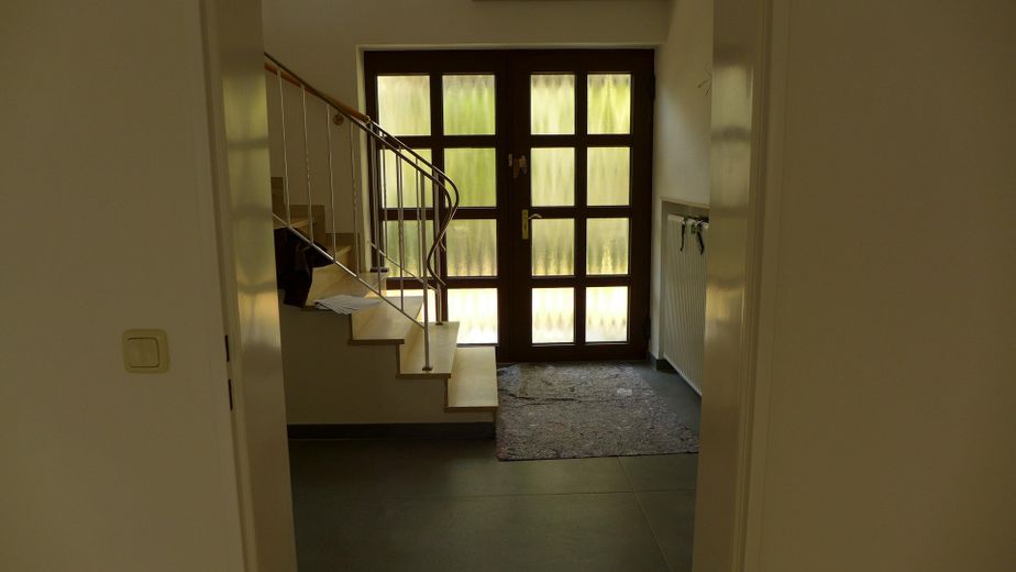 Ihr Rückzugsort in Ottobrunn:  Familien-DHH mit viel Platz und  sonnigem Garten & Top-Lage – Eingangsbereich