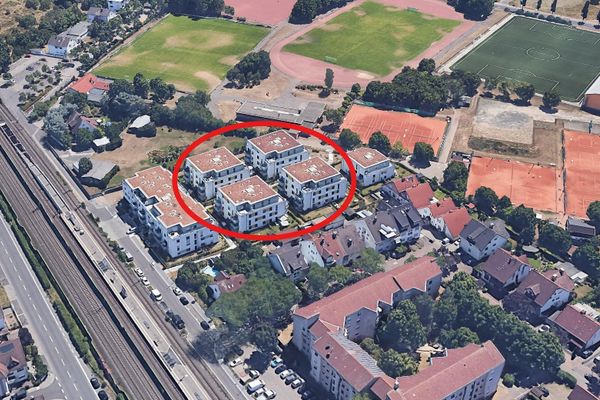 4-Zimmer-Maisonette-Wohnung (geh. Innenausstattung) mit Dachterrasse und EBK