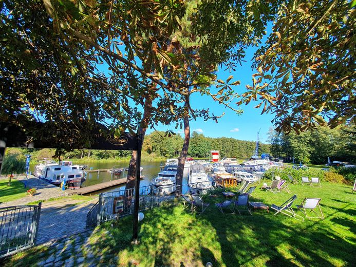 Hafen und Restaurants