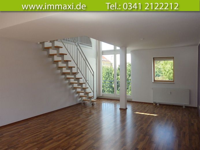 MAISONETTE IM DACHGESCHOSS + 2,5 RAUM VERMIETET + 2 TIEFGARAGENPLÄTZE – Wohnbereich (3)