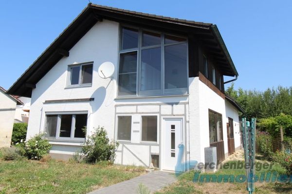 Grande casa unifamiliare per due generazioni con giardino a Eichendorf