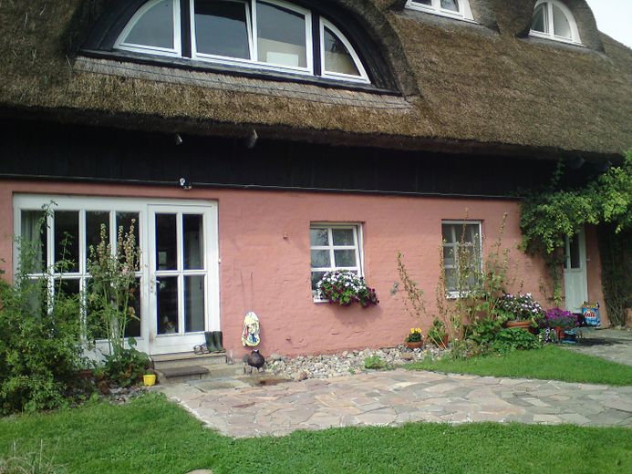 Haus, Bauernhaus, Landhaus, ländliches Idyll in ruhiger Lage. Ein Landhaus , das die Seele berührt – Südwestansicht,Wohnung 2