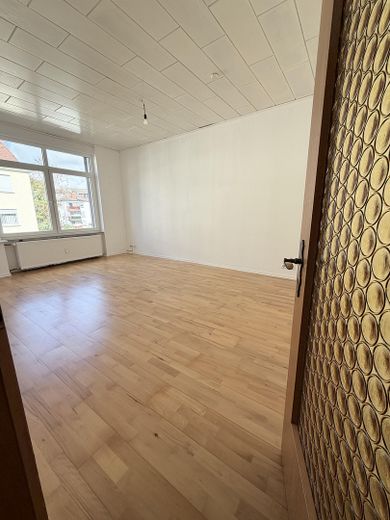 Großzügige Wohnung in stilvoller Altbauwohnung mit Balkon & Garten – Foto 11