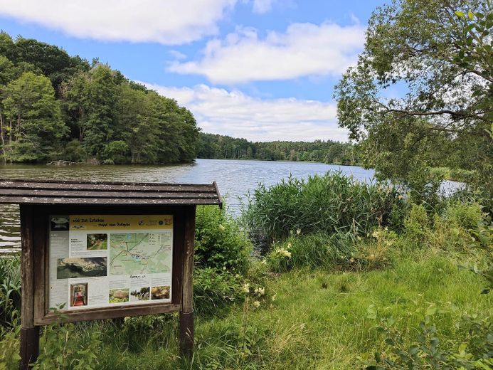 Landhuis met bijgebouwen op een perceel van meer dan 6.000 m² in een droomachtige, afgelegen ligging  - provisievrij – Fußläufig See: angeln, baden