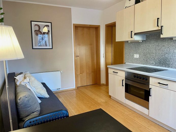 2,5 Zimmer hell, charmant, zentral mit  West-Südbalkon in München Laim – Wohnküche