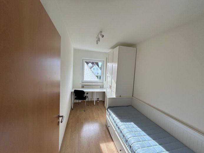 Zimmer mit ca. 8qm ohne Balkon