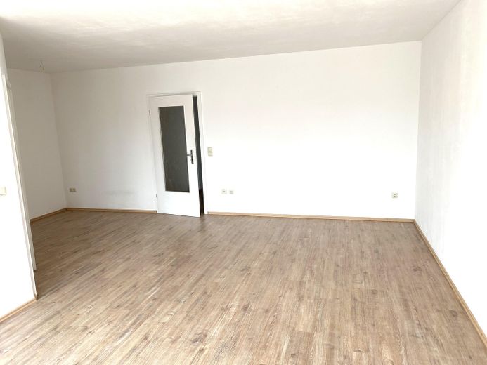 Schicke, helle 2-Zimmerwohnung zum Wohlfühlen ca. 62m² in optimaler Wohnlage – Wohnz. mit Arbeit-oder Essber.