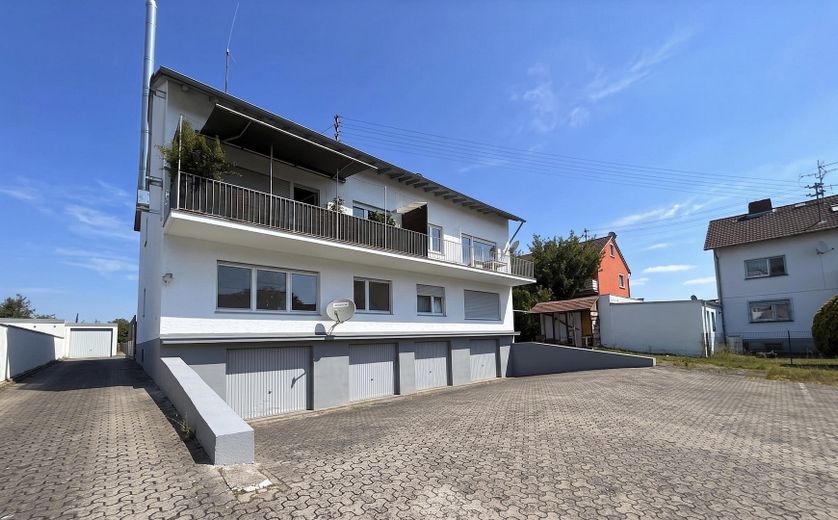 5 % de rentabilidad por alquiler, garantía de alquiler de 10 años, posible sin capital propio – apartamento de 3 habitaciones con garaje en Hattersheim – Außenbild