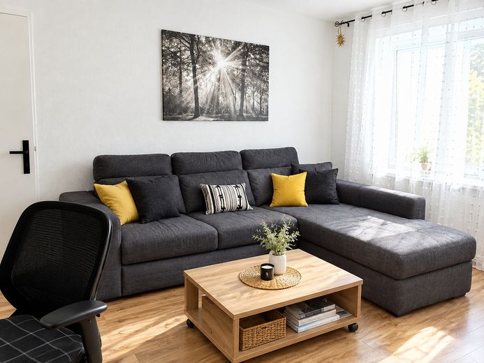 Ekskluzywne, odnowione 3-pokojowe mieszkanie – stylowo umeblowane i gotowe do zamieszkania! – Wohnzimmer