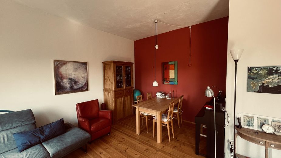 Helle Maisonettewohnung in Frankfurt am Main – Bornheim – Wohnzimmer
