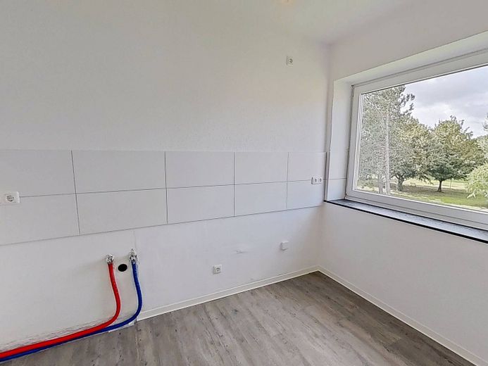 BIS ZU 3 NKM FREI: Schöne 3-Zimmer-Wohnung mit BALKON und intelligentem Grundriss in Kappeln-Ellenberg – Ansicht I: Küche