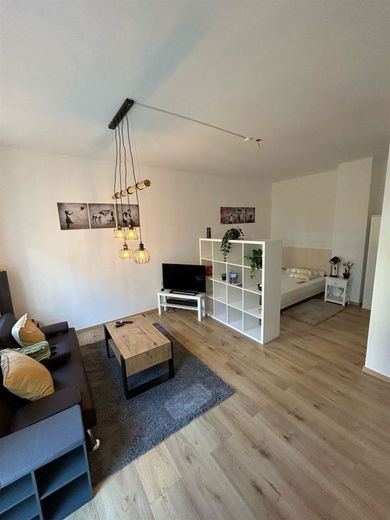 Drugi najem po remoncie.! Kompaktowe loft 1-pokojowe w oficynie z prysznicem i laminatem w centralnej lokalizacji! Kuchnia w zabudowie możliwa. – Musterfotos möblierte Nachbarwohnung