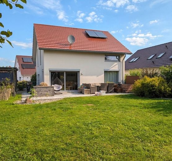 Einfamilienhaus in Stadtrandsiedlung Greifswald: Bj. 2014 - Solarthermie & Carport – Provisionsfrei – Großzügiges Grundstück