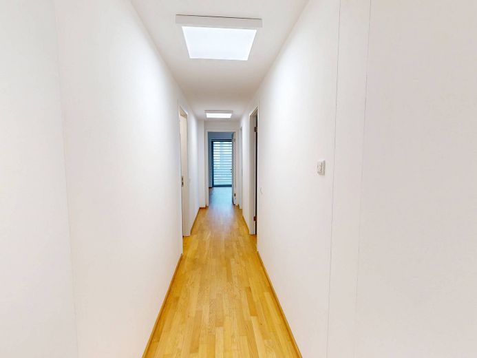 Appartamento di nuova costruzione di 3 locali in posizione centrale con BALCONE e cucina componibile nel nord-ovest di Friedrichshain – Flur