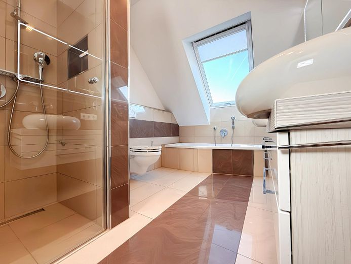 Neues Glück 🏡 Neues Zuhause – Vollbad mit Dusche & Badewanne